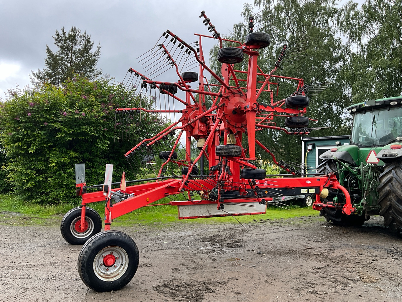 Kuhn GA8121 - Kaarutaja/ Reha: pilt 1 Kuhn GA8121 - Kaarutaja/ Reha: pilt 1