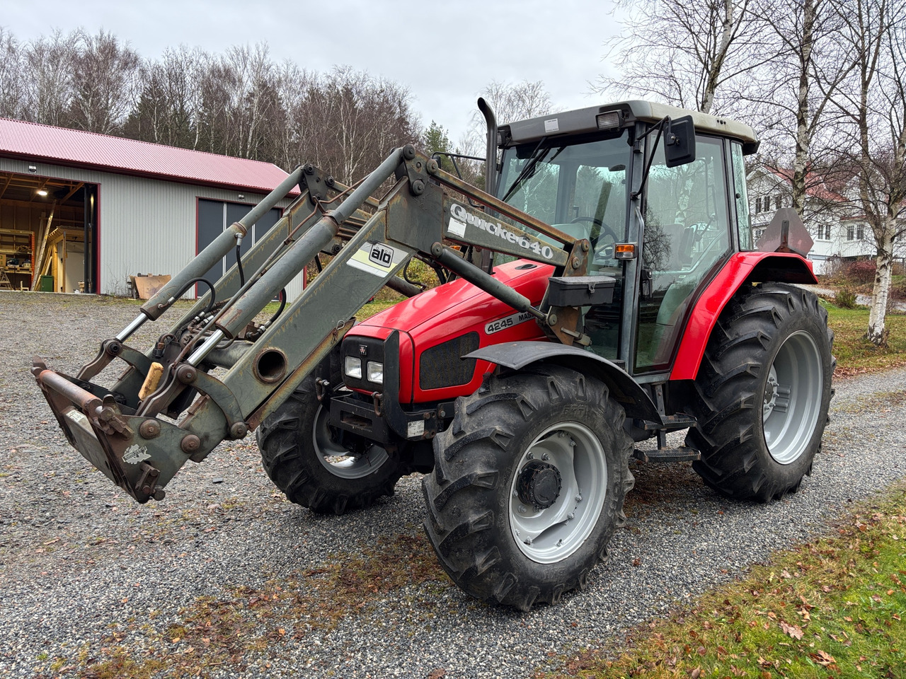 Massey Ferguson 4245-4 - Traktor: pilt 1 Massey Ferguson 4245-4 - Traktor: pilt 1