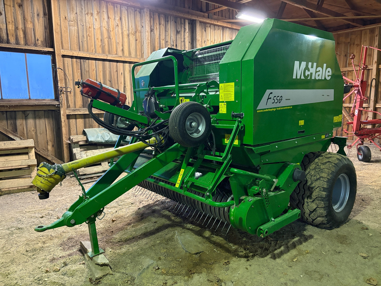 McHale F550 - Heinapress, ümmargune: pilt 1 McHale F550 - Heinapress, ümmargune: pilt 1