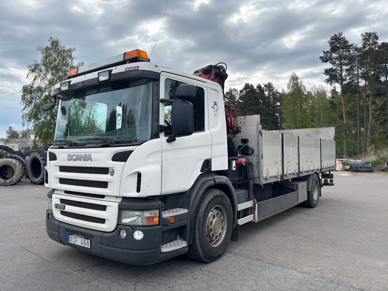 Scania P230 - Kraanaga veoauto: pilt 1 Scania P230 - Kraanaga veoauto: pilt 1