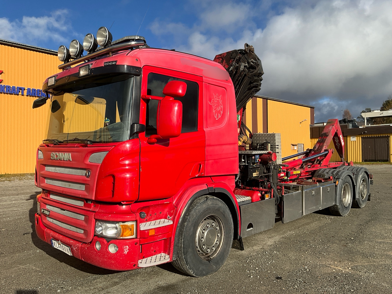 Scania P380 - Kraanaga veoauto: pilt 1 Scania P380 - Kraanaga veoauto: pilt 1