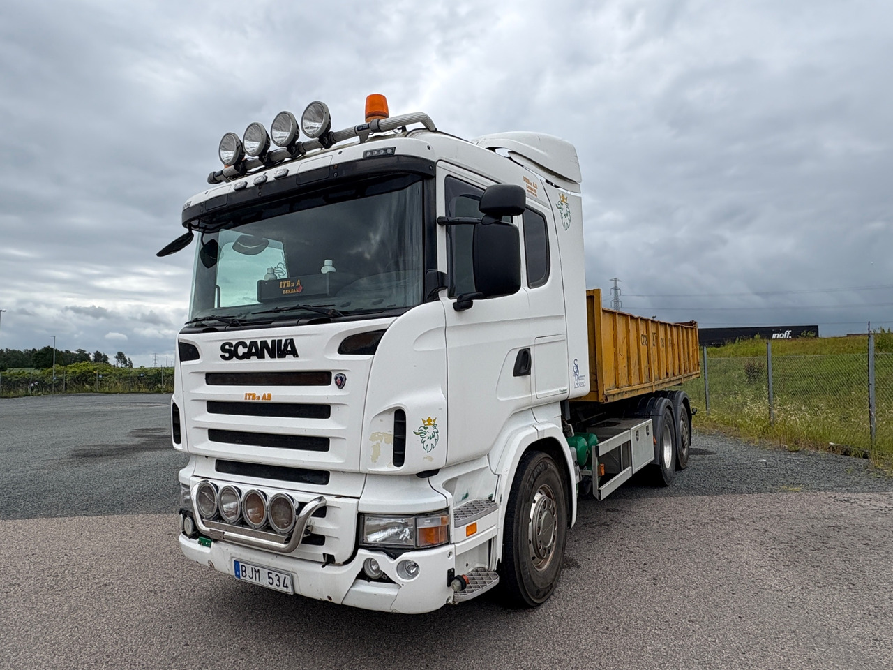 Scania R124 420 - Konkstõstukiga veoauto: pilt 1 Scania R124 420 - Konkstõstukiga veoauto: pilt 1