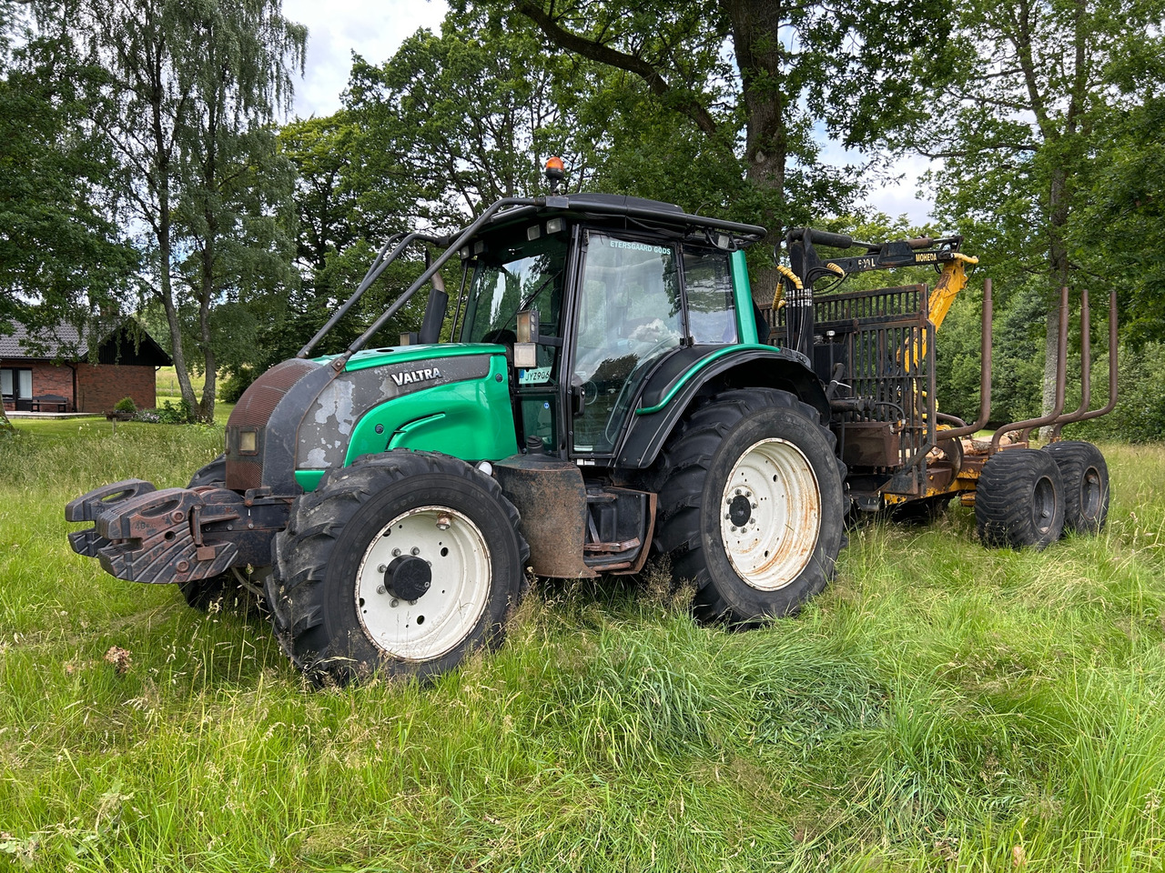 Valtra N121 - Traktor: pilt 1 Valtra N121 - Traktor: pilt 1