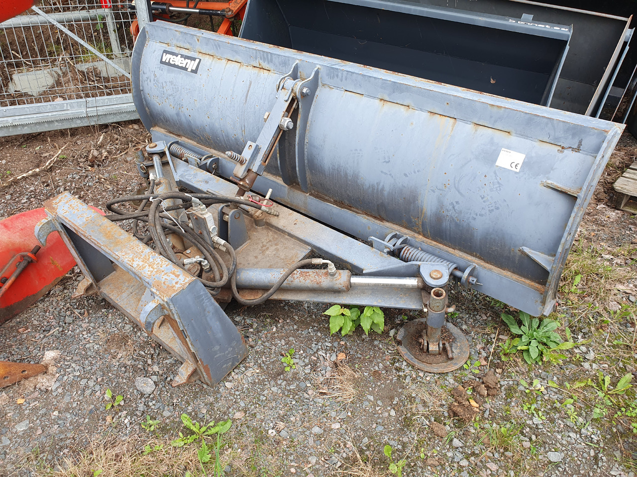 Vreten SB 2400 - Lumesahk: pilt 1 Vreten SB 2400 - Lumesahk: pilt 1