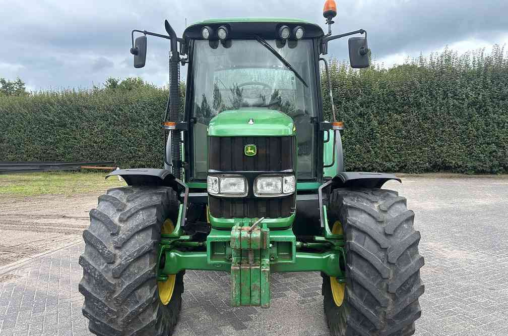 John Deere 6220 premium - Traktor: pilt 4 John Deere 6220 premium - Traktor: pilt 4