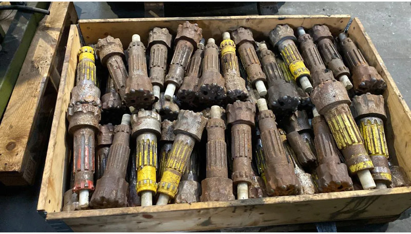 Diversen Sandvik Atlas copco Halco Drill Head rock bit 3.5 and 4 inch - Puurimisplatvorm: pilt 1 Diversen Sandvik Atlas copco Halco Drill Head rock bit 3.5 and 4 inch - Puurimisplatvorm: pilt 1