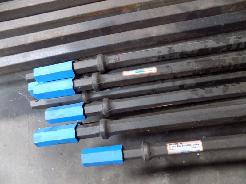 Diversen Sandvik Atlas copco Halco Drill Head rock bit 3.5 and 4 inch - Puurimisplatvorm: pilt 5 Diversen Sandvik Atlas copco Halco Drill Head rock bit 3.5 and 4 inch - Puurimisplatvorm: pilt 5