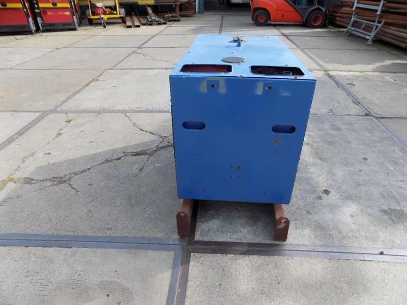 Lincoln Petbow panther 270 Lasdiesel - Generaatorikomplekt: pilt 5 Lincoln Petbow panther 270 Lasdiesel - Generaatorikomplekt: pilt 5