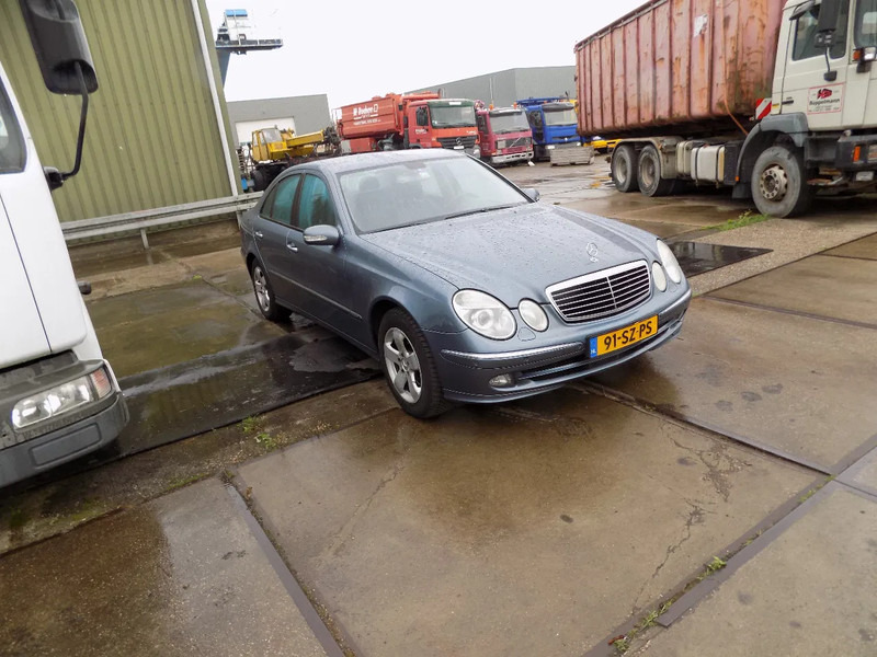 Mercedes-Benz E-Klasse 320 CDI sedan avantgarde - Auto: pilt 2 Mercedes-Benz E-Klasse 320 CDI sedan avantgarde - Auto: pilt 2