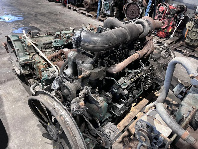 Volvo TD70G met scheeps keerkoppeling - Mootor - Veoauto: pilt 1 Volvo TD70G met scheeps keerkoppeling - Mootor - Veoauto: pilt 1