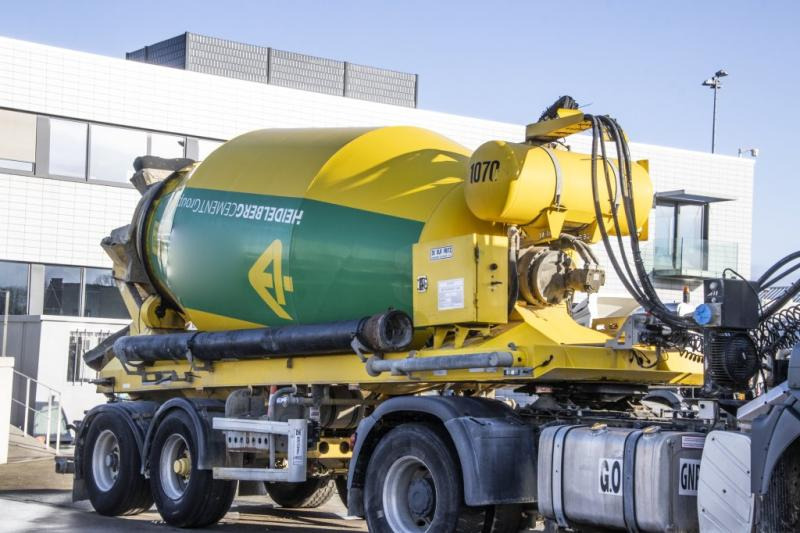 DE BUF MIXER/MALAXEUR/MISCHER-10M3 (gestuurd/gelenkt/dir./steering) - Betooniveo poolhaagis: pilt 2 DE BUF MIXER/MALAXEUR/MISCHER-10M3 (gestuurd/gelenkt/dir./steering) - Betooniveo poolhaagis: pilt 2
