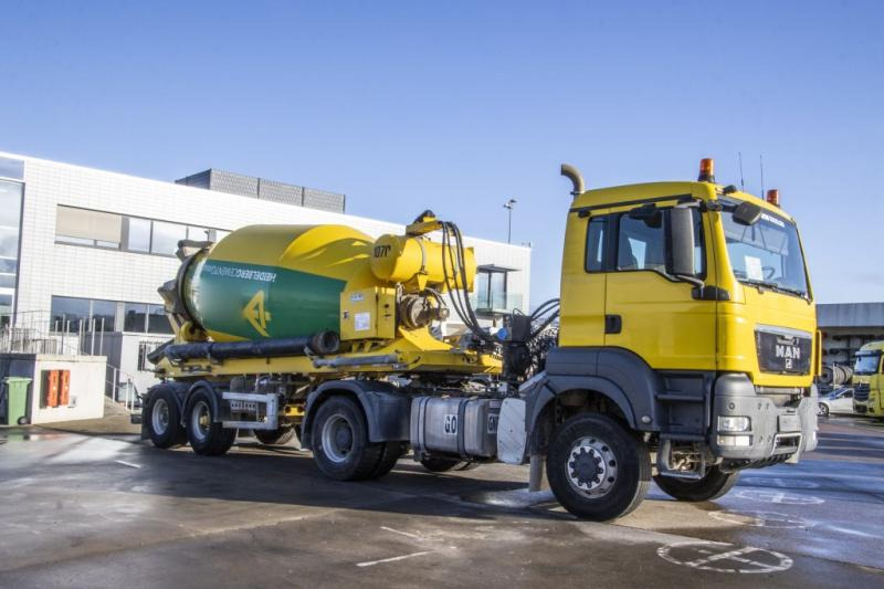 DE BUF MIXER/MALAXEUR/MISCHER-10M3 (gestuurd/gelenkt/dir./steering) - Betooniveo poolhaagis: pilt 3 DE BUF MIXER/MALAXEUR/MISCHER-10M3 (gestuurd/gelenkt/dir./steering) - Betooniveo poolhaagis: pilt 3