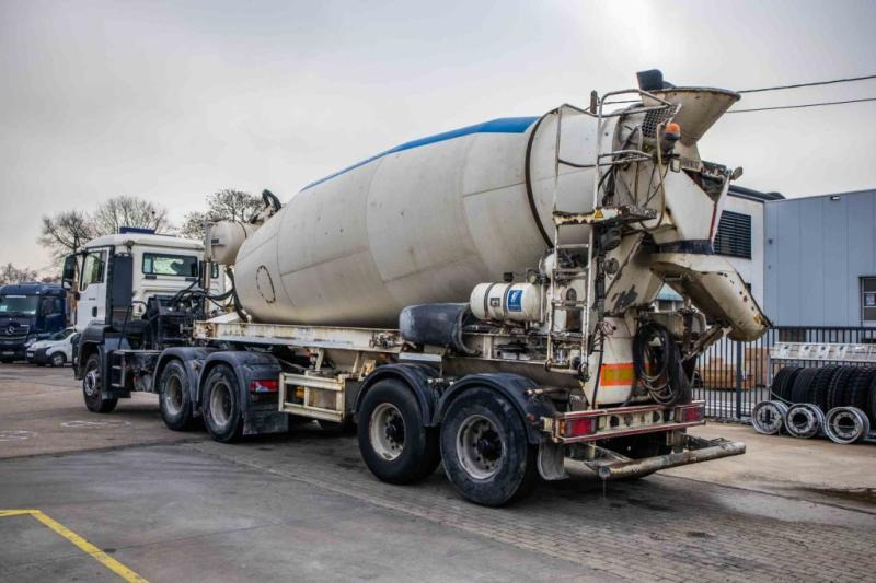 Liebherr LIEBHERR BETON MIXER/MALAXEUR/MISCHER 12M3 - Betooniveo poolhaagis: pilt 1 Liebherr LIEBHERR BETON MIXER/MALAXEUR/MISCHER 12M3 - Betooniveo poolhaagis: pilt 1