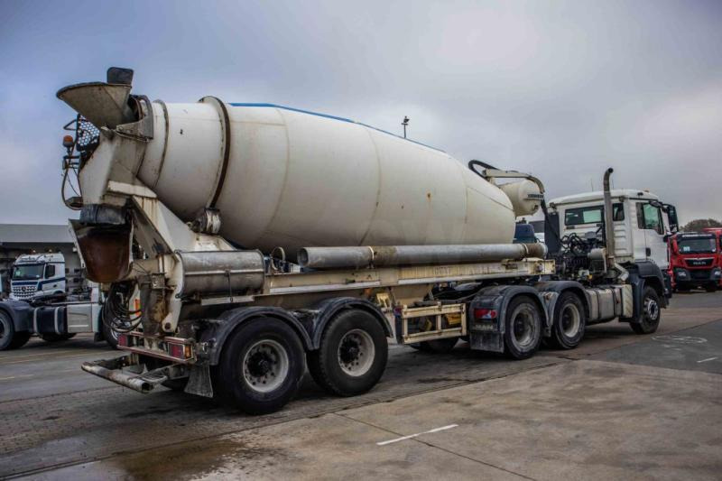 Liebherr LIEBHERR BETON MIXER/MALAXEUR/MISCHER 12M3 - Betooniveo poolhaagis: pilt 2 Liebherr LIEBHERR BETON MIXER/MALAXEUR/MISCHER 12M3 - Betooniveo poolhaagis: pilt 2