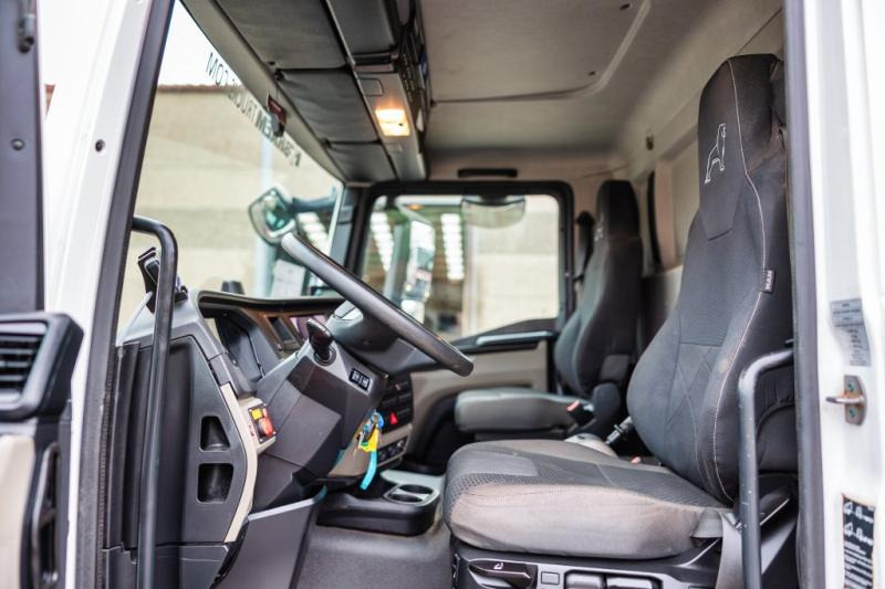 Interior photo 2: Kasti veoauto MAN TGL 10.190 BL - CARVAL INBOUW