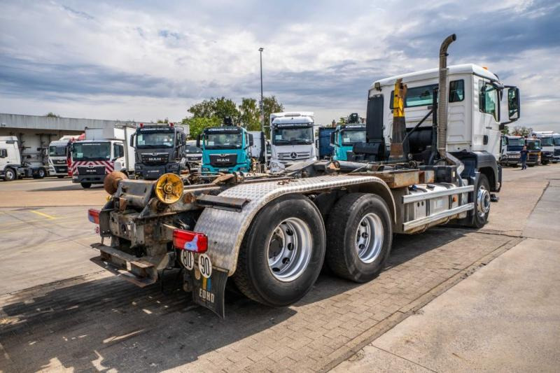 MAN TGS 28.360 BL+INTARDER+10 Pneus/tires - Konkstõstukiga veoauto: pilt 4 MAN TGS 28.360 BL+INTARDER+10 Pneus/tires - Konkstõstukiga veoauto: pilt 4