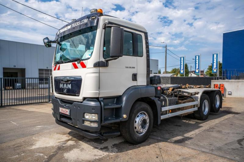 MAN TGS 28.360 BL+INTARDER+10 Pneus/tires - Konkstõstukiga veoauto: pilt 1 MAN TGS 28.360 BL+INTARDER+10 Pneus/tires - Konkstõstukiga veoauto: pilt 1