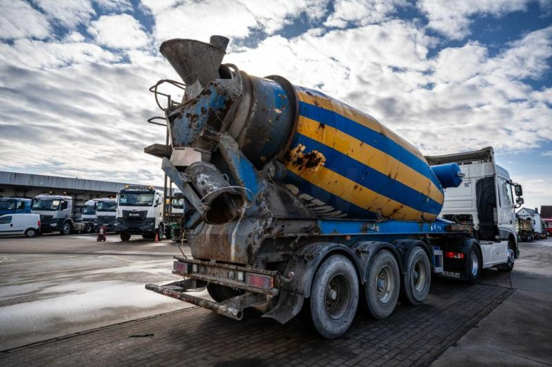 MULLER BETON MIXER/MALAXEUR/MISCHER LIEBHERR 12M3 - Betooniveo poolhaagis: pilt 4 MULLER BETON MIXER/MALAXEUR/MISCHER LIEBHERR 12M3 - Betooniveo poolhaagis: pilt 4