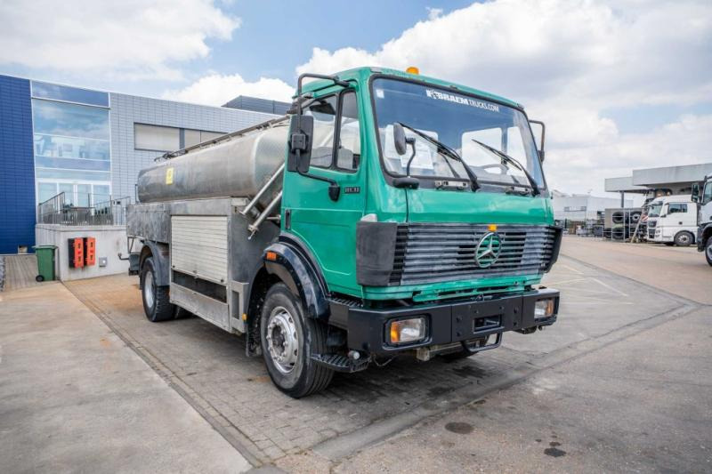 Mercedes SK 1831 L - WATER/EAU-11.500 L/3 Comp. - Tsisternauto: pilt 2 Mercedes SK 1831 L - WATER/EAU-11.500 L/3 Comp. - Tsisternauto: pilt 2