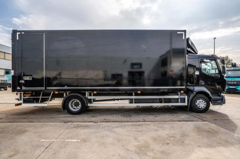 Renault D250 16T.- 36000 KM +DHOLLANDIA 2T. - Kasti veoauto: pilt 3 Renault D250 16T.- 36000 KM +DHOLLANDIA 2T. - Kasti veoauto: pilt 3