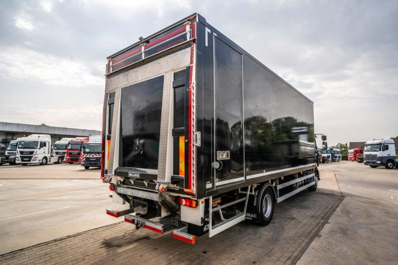 Renault D250 16T.- 36000 KM +DHOLLANDIA 2T. - Kasti veoauto: pilt 4 Renault D250 16T.- 36000 KM +DHOLLANDIA 2T. - Kasti veoauto: pilt 4