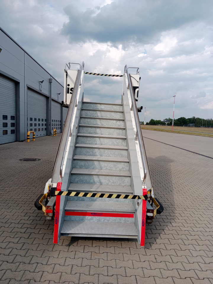 Denge TS3800 - Reisijate trepp: pilt 2 Denge TS3800 - Reisijate trepp: pilt 2