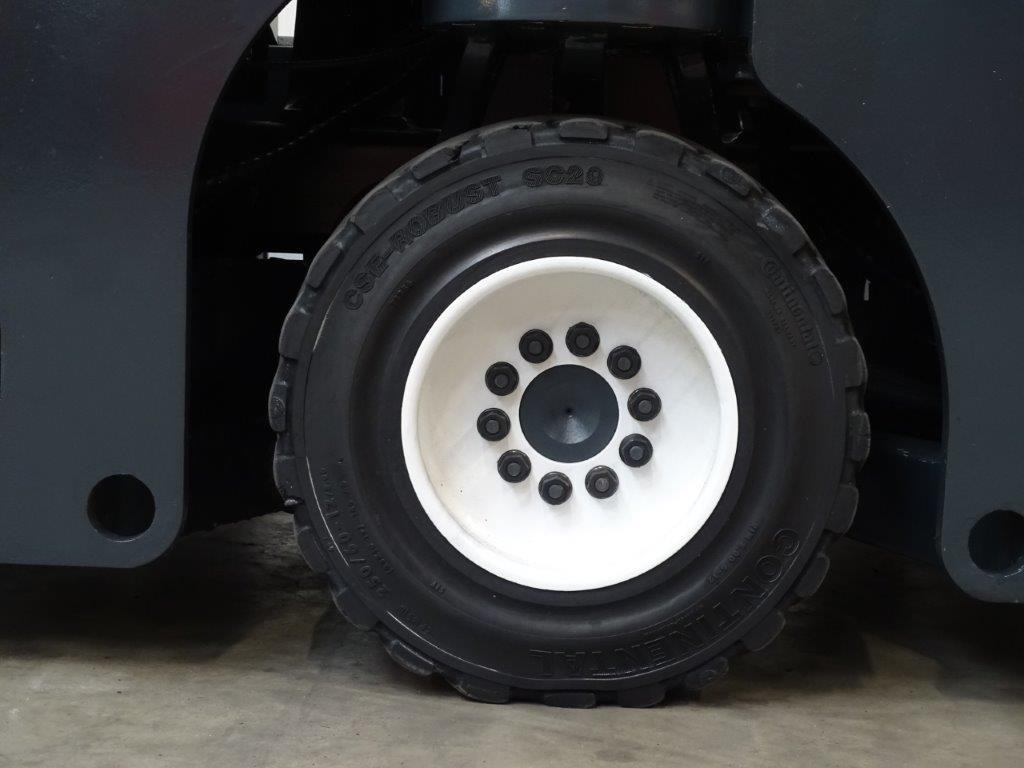 Combilift C3000 - 4-suunaline lükandmastiga tõstuk: pilt 2 Combilift C3000 - 4-suunaline lükandmastiga tõstuk: pilt 2