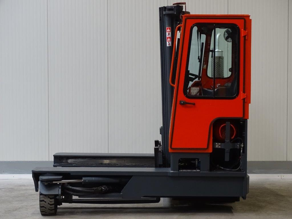 Combilift C5000L - TRIPLEX - 4-suunaline lükandmastiga tõstuk: pilt 1 Combilift C5000L - TRIPLEX - 4-suunaline lükandmastiga tõstuk: pilt 1