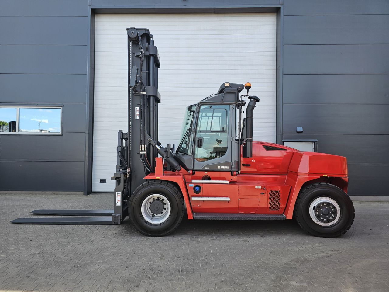 Kalmar DCG150-12 - Diiseltõstuk: pilt 1 Kalmar DCG150-12 - Diiseltõstuk: pilt 1