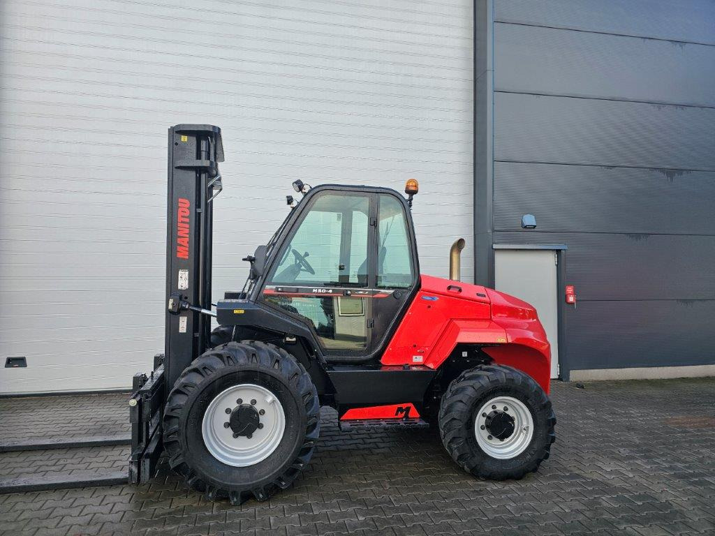 Manitou M50-4D - TRIPLEX- 4x4 - Ebatasasel maastikul kohanduv kahveltõstuk: pilt 1 Manitou M50-4D - TRIPLEX- 4x4 - Ebatasasel maastikul kohanduv kahveltõstuk: pilt 1