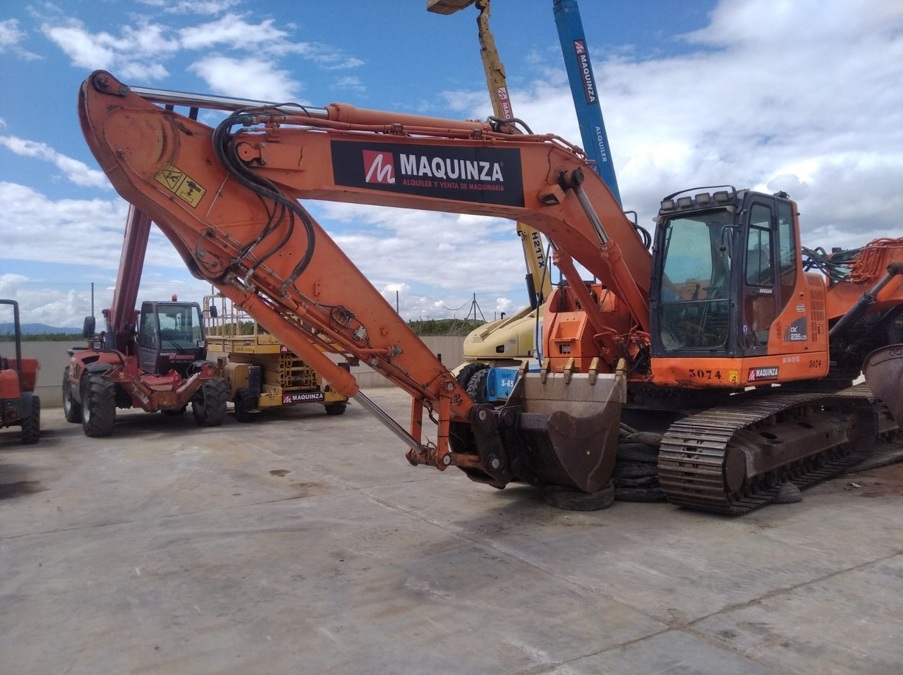 DOOSAN DX235LCR - Lintekskavaator: pilt 1 DOOSAN DX235LCR - Lintekskavaator: pilt 1