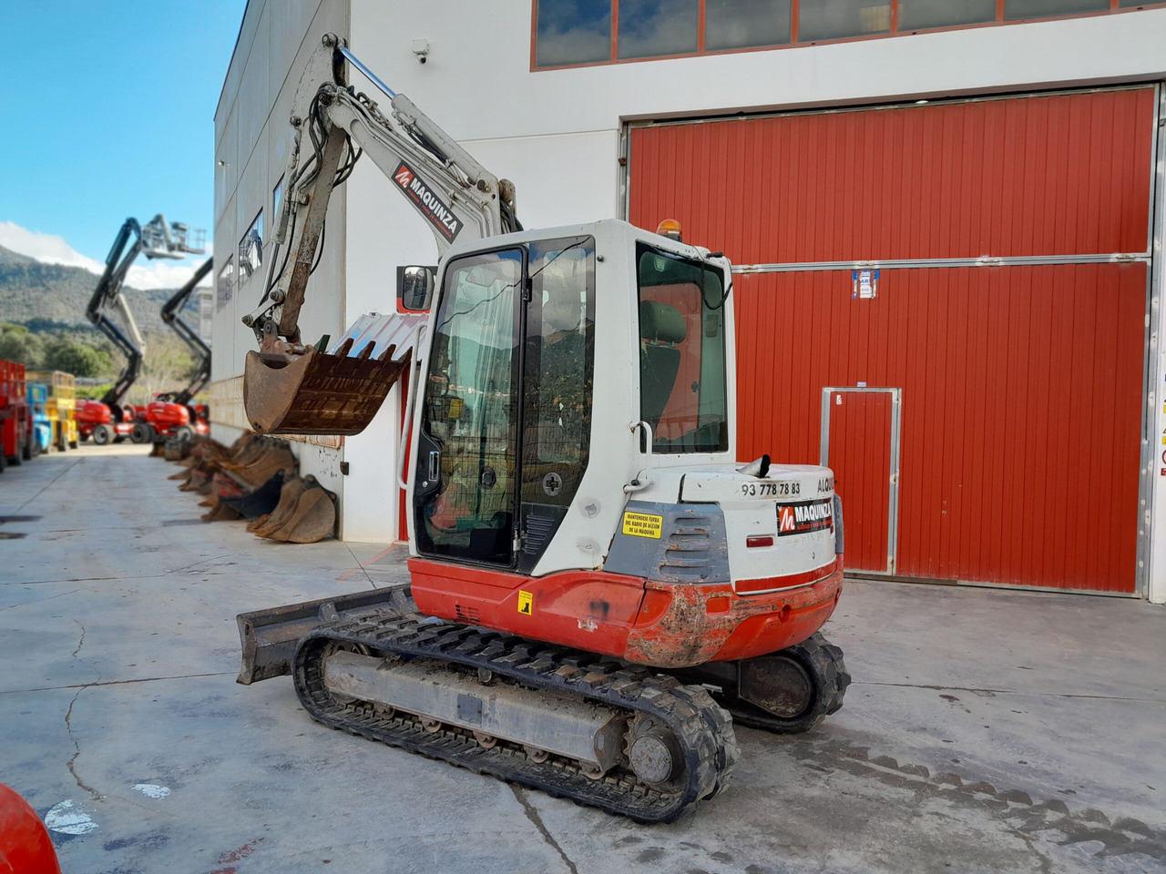 TAKEUCHI TB250 - Miniekskavaator: pilt 1 TAKEUCHI TB250 - Miniekskavaator: pilt 1