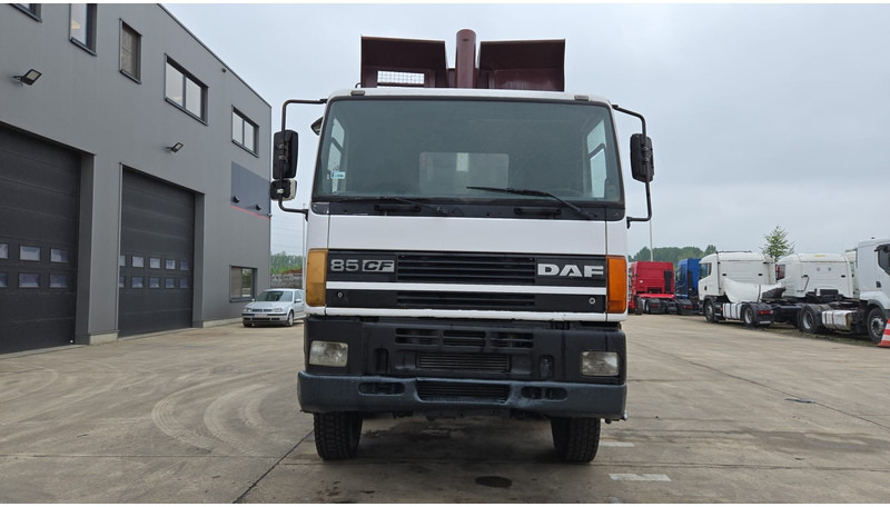 DAF 85 CF 340 (EURO 2 / MANUAL PUMP / STEEL SUSP. / POSSIBLE AS CHASSIS / 8X4) - Kallurauto: pilt 2 DAF 85 CF 340 (EURO 2 / MANUAL PUMP / STEEL SUSP. / POSSIBLE AS CHASSIS / 8X4) - Kallurauto: pilt 2