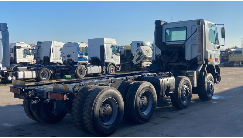 DAF CF 85.380 (EURO 3 / MANUAL GEARBOX / BOITE MANUELLE / BIG HUB / GRAND PONT / LAMES) - Kabiinišassiiga veoauto: pilt 4 DAF CF 85.380 (EURO 3 / MANUAL GEARBOX / BOITE MANUELLE / BIG HUB / GRAND PONT / LAMES) - Kabiinišassiiga veoauto: pilt 4