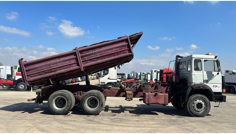 Iveco MAGIRUS 260 - 34 (LIVRAISON GRATUITE AU PORT D'ANVERS / POMPE MANUELLE) - Kallurauto: pilt 3 Iveco MAGIRUS 260 - 34 (LIVRAISON GRATUITE AU PORT D'ANVERS / POMPE MANUELLE) - Kallurauto: pilt 3