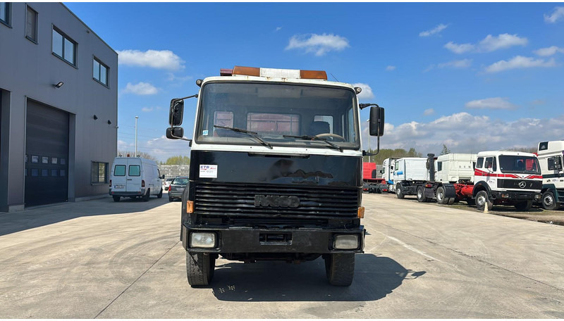 Iveco MAGIRUS 260 - 34 (LIVRAISON GRATUITE AU PORT D'ANVERS / POMPE MANUELLE) - Kallurauto: pilt 2 Iveco MAGIRUS 260 - 34 (LIVRAISON GRATUITE AU PORT D'ANVERS / POMPE MANUELLE) - Kallurauto: pilt 2