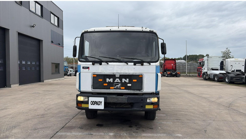 MAN 18.232 (MANUAL PUMP / POMPE MANUELLE / 11.000L) - Vaakumveok: pilt 2 MAN 18.232 (MANUAL PUMP / POMPE MANUELLE / 11.000L) - Vaakumveok: pilt 2