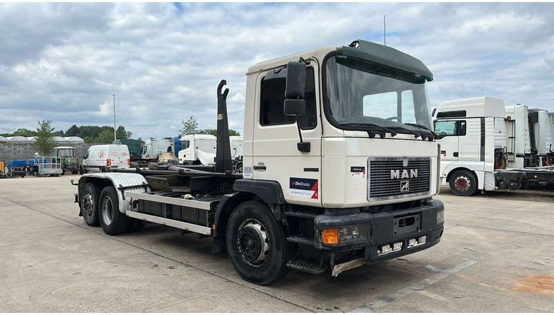 MAN 26.312 (6 CYLINDER / 6X2 / BELGIAN TRUCK IN GOOD CONDITION) - Kabiinišassiiga veoauto: pilt 3 MAN 26.312 (6 CYLINDER / 6X2 / BELGIAN TRUCK IN GOOD CONDITION) - Kabiinišassiiga veoauto: pilt 3
