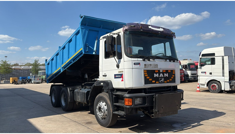 MAN 26.322 (MANUAL PUMP / POMPE MANUELLE / LAMES / GRAND PONT / BIG AXLE) - Kallurauto: pilt 3 MAN 26.322 (MANUAL PUMP / POMPE MANUELLE / LAMES / GRAND PONT / BIG AXLE) - Kallurauto: pilt 3