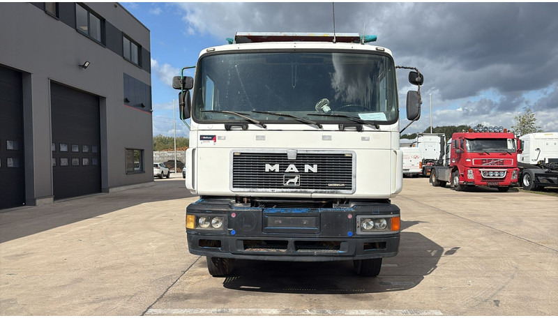 MAN 33.462 (MANUAL PUMP / POMPE MANUELLE / LAMES / GRAND PONT / 6 CYLINDER) - Kallurauto: pilt 5 MAN 33.462 (MANUAL PUMP / POMPE MANUELLE / LAMES / GRAND PONT / 6 CYLINDER) - Kallurauto: pilt 5