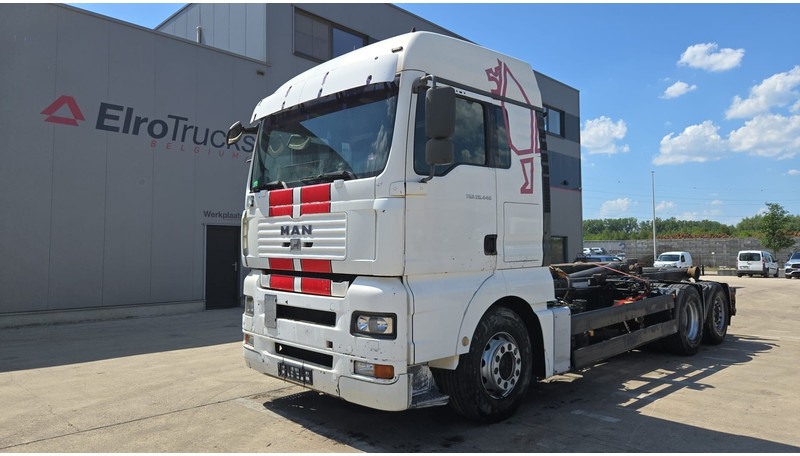 MAN TGA 26.440 (MANUAL GEARBOX / FRONT STEEL / 6X2 / BOITE MANUELLE / DEVANT LAMES) - Kabiinišassiiga veoauto: pilt 1 MAN TGA 26.440 (MANUAL GEARBOX / FRONT STEEL / 6X2 / BOITE MANUELLE / DEVANT LAMES) - Kabiinišassiiga veoauto: pilt 1