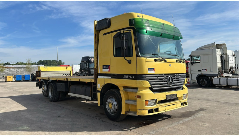 Mercedes-Benz ACTROS 2543 (EPS / 3 PEDALES / LAMES DEVANT / STEEL FRONT / PARFAIT ETAT !! / V6) - Madelveok/ Platvormveok: pilt 2 Mercedes-Benz ACTROS 2543 (EPS / 3 PEDALES / LAMES DEVANT / STEEL FRONT / PARFAIT ETAT !! / V6) - Madelveok/ Platvormveok: pilt 2