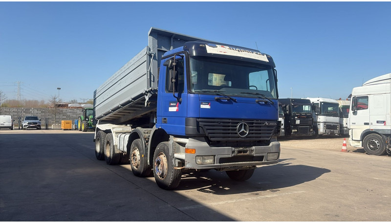 Mercedes-Benz ACTROS 3243 (FREINS TAMBOUR / EPS / 3 PEDALES / LAMES / GRAND PONT / STEEL SUSP. / V6) - Kallurauto: pilt 3 Mercedes-Benz ACTROS 3243 (FREINS TAMBOUR / EPS / 3 PEDALES / LAMES / GRAND PONT / STEEL SUSP. / V6) - Kallurauto: pilt 3