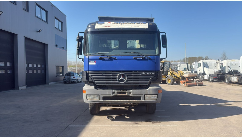 Mercedes-Benz ACTROS 3243 (FREINS TAMBOUR / EPS / 3 PEDALES / LAMES / GRAND PONT / STEEL SUSP. / V6) - Kallurauto: pilt 2 Mercedes-Benz ACTROS 3243 (FREINS TAMBOUR / EPS / 3 PEDALES / LAMES / GRAND PONT / STEEL SUSP. / V6) - Kallurauto: pilt 2