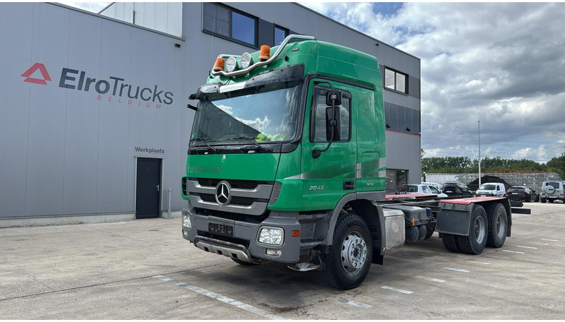 Mercedes-Benz Actros 2646 (LAMES / V6 / GRAND PONT / STEEL SUSP / MP3 / BOITE MANUELLE) - Kabiinišassiiga veoauto: pilt 1 Mercedes-Benz Actros 2646 (LAMES / V6 / GRAND PONT / STEEL SUSP / MP3 / BOITE MANUELLE) - Kabiinišassiiga veoauto: pilt 1