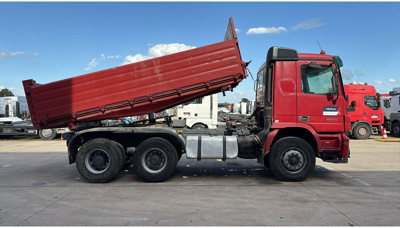 Mercedes-Benz Actros 2646 (RETARDER / EPS / 3 PEDALS / V6 / MP2 / LAMES / GRAND PONT / BIG AXLE / STEEL SUSP.) - Kallurauto: pilt 3 Mercedes-Benz Actros 2646 (RETARDER / EPS / 3 PEDALS / V6 / MP2 / LAMES / GRAND PONT / BIG AXLE / STEEL SUSP.) - Kallurauto: pilt 3