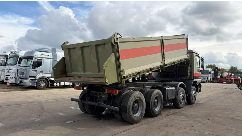 Mercedes-Benz Actros 3235 (EPS / LAMES / GRAND PONT / STEEL SUSP. / 3 PEDALES / MP1) - Kallurauto: pilt 4 Mercedes-Benz Actros 3235 (EPS / LAMES / GRAND PONT / STEEL SUSP. / 3 PEDALES / MP1) - Kallurauto: pilt 4