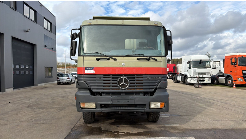 Mercedes-Benz Actros 3235 (EPS / LAMES / GRAND PONT / STEEL SUSP. / 3 PEDALES / MP1) - Kallurauto: pilt 2 Mercedes-Benz Actros 3235 (EPS / LAMES / GRAND PONT / STEEL SUSP. / 3 PEDALES / MP1) - Kallurauto: pilt 2