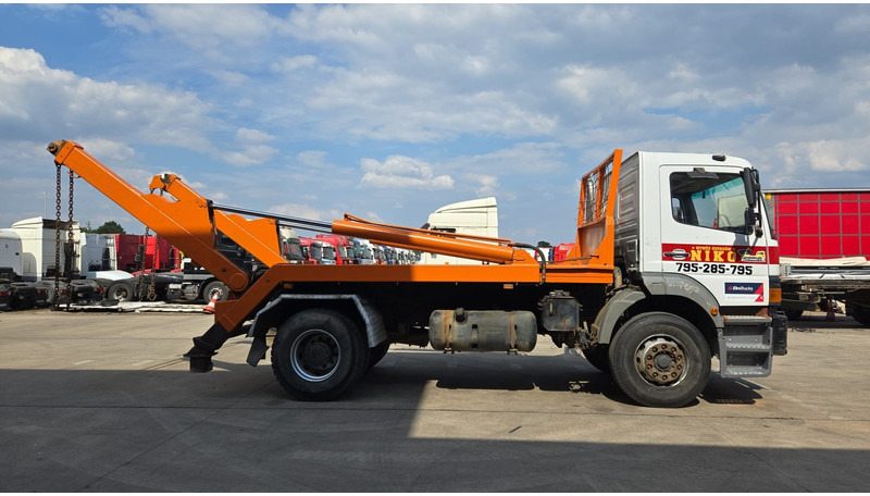 Mercedes-Benz Atego 1823 (BIG AXLE / STEEL SUSP. / LAMES / BOITE MANUELLE / MANUAL GETRIEBE) - Konteinerveduk/ Tõstukiga veoauto: pilt 4 Mercedes-Benz Atego 1823 (BIG AXLE / STEEL SUSP. / LAMES / BOITE MANUELLE / MANUAL GETRIEBE) - Konteinerveduk/ Tõstukiga veoauto: pilt 4