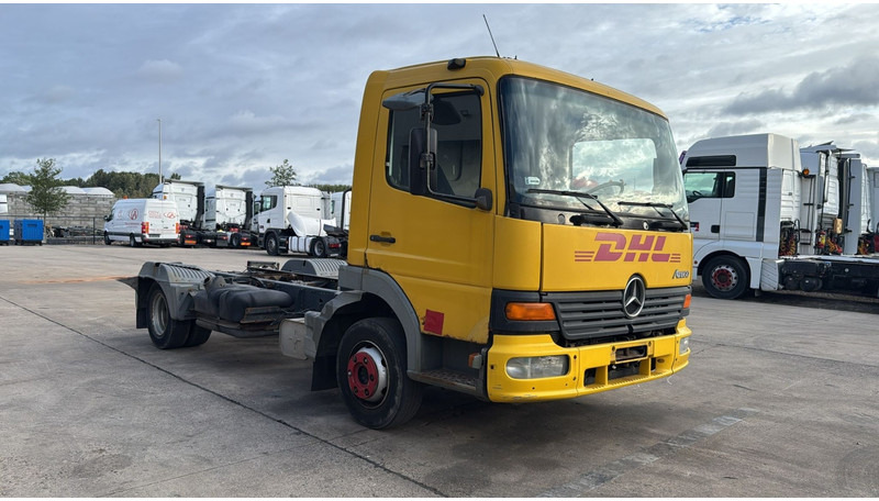 Mercedes-Benz Atego 815 (BOITE MANUELLE / MANUAL GEARBOX) - Kabiinišassiiga veoauto: pilt 2 Mercedes-Benz Atego 815 (BOITE MANUELLE / MANUAL GEARBOX) - Kabiinišassiiga veoauto: pilt 2